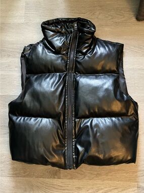 XS SHEIN Black Quilted Faux Leather Puffer Vest